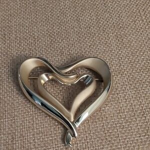 Vintage double Heart Goldtoned Heart Brooch Pin Signed AJC